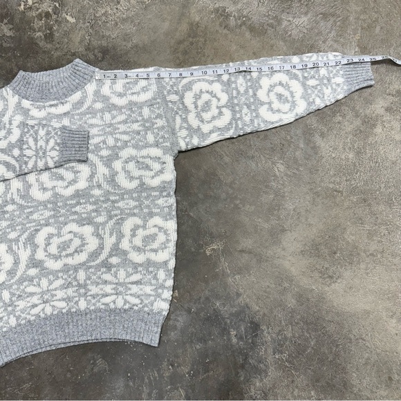 Vintage Jolie Raised Floral Knit Sweater USA Made - Picture 7 of 10